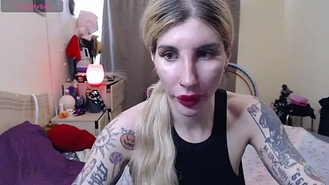 XXX chat uživo modela BLACKPeonyy