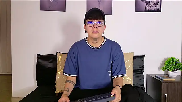 แชท XXX สดของ alex_noa