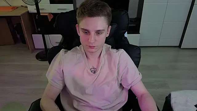 Вебкам-шоу angryzan