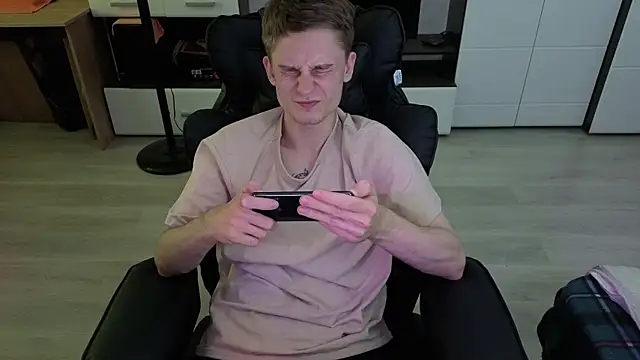 angryzan's Webcam Show