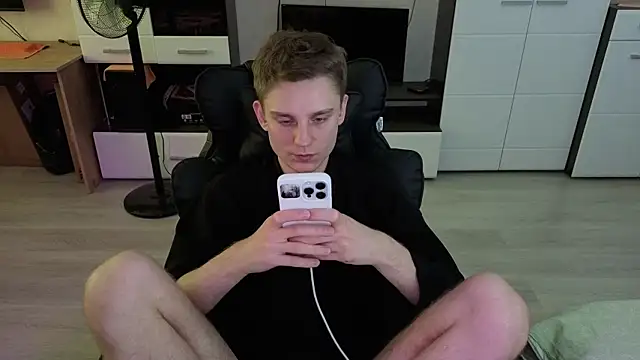 angryzan webcam show