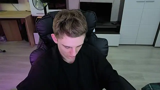 angryzan Show in webcam