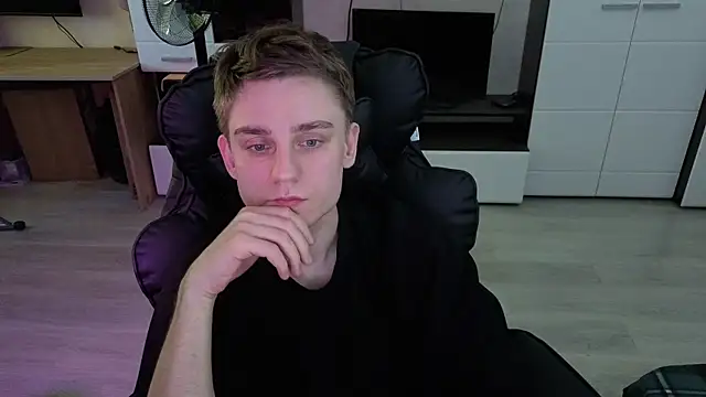 angryzan Show in webcam