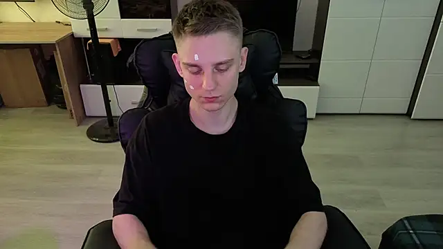 pvlpstvy Webcam Show