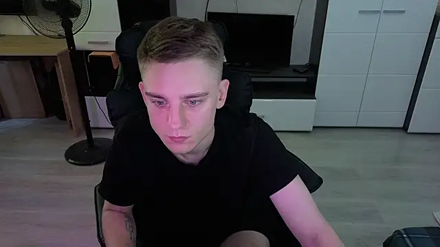 pvlpstvy's Webcam Show