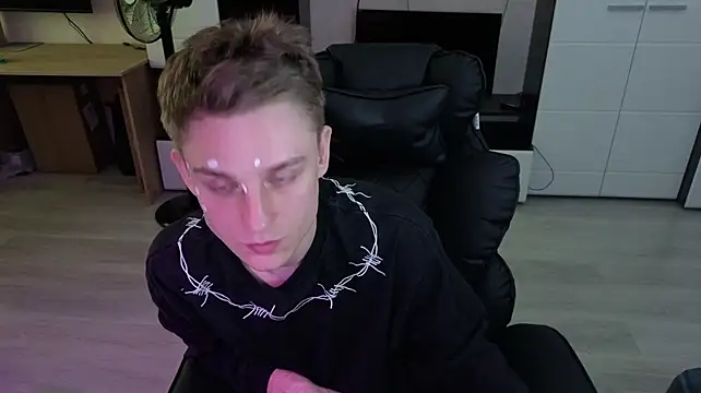 pvlpstvy Webcam-Show
