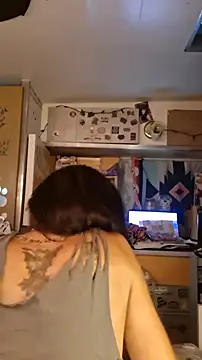 whitetrashdirtyslut's Webcam Show