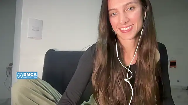צ'אט XXX בשידור חי של meowgic