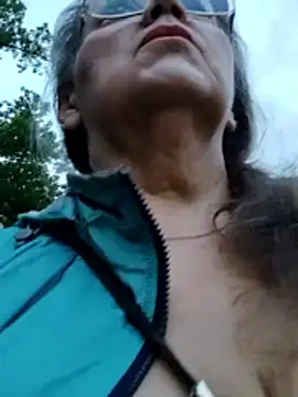 Snezhana Adlı Modelin Canlı XXX Sohbeti