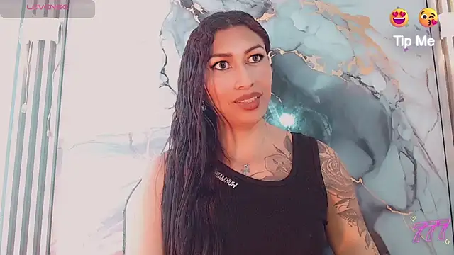 Show de khiara_moretti na webcam