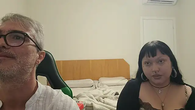 KennyForU77 Show in webcam