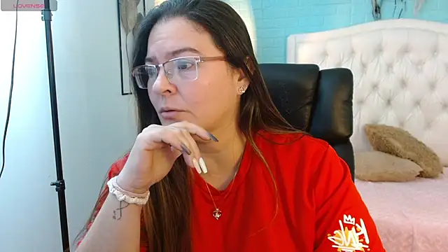 MsJossie: απευθείας συνομιλία ΧΧΧ
