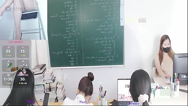 Show modela _Math_ na web-kameri