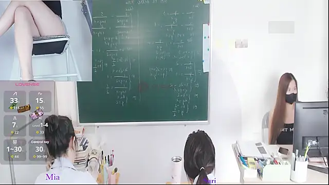 _Math_: διαδικτυακό σόου στην κάμερα