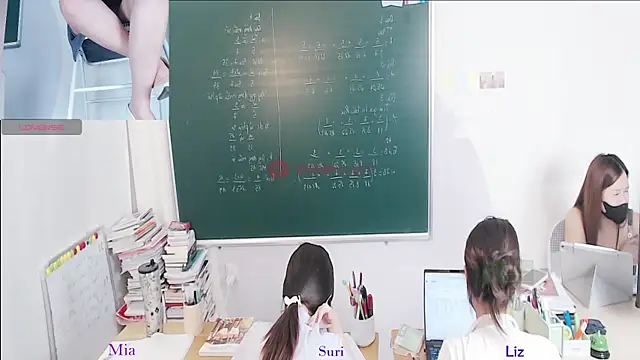 _Math_: διαδικτυακό σόου στην κάμερα