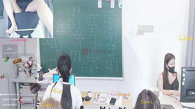 _Math_: διαδικτυακό σόου στην κάμερα