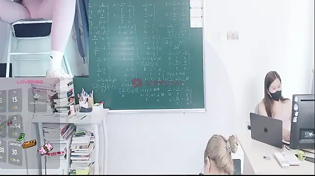 _Math_: διαδικτυακό σόου στην κάμερα