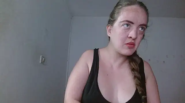 Venus_Santana Adlı Modelin Canlı XXX Sohbeti