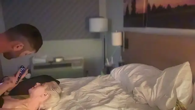 watermellonpussy Show in webcam