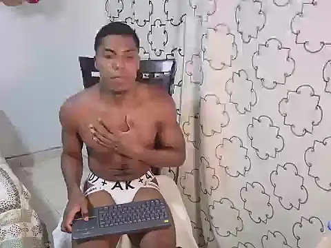 Show de andrews2399 na webcam