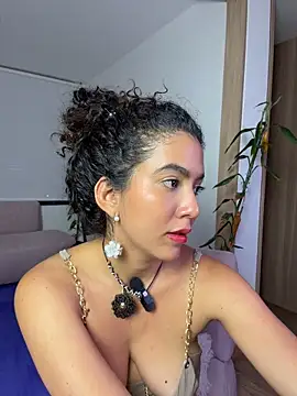 AlizPerroni02's Live XXX Chat