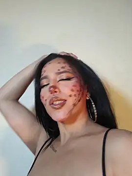 Candy_beauty Adlı Modelin Web Kamerası Şovu