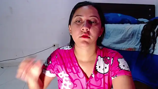 Chat +18 de LuciaTomson ao vivo