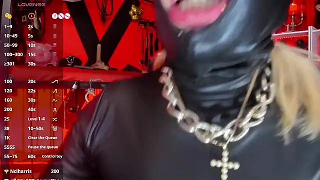 MistressAndre Show in webcam