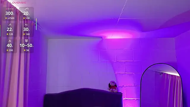 הופעת וובקאם של hazel_lee_ross