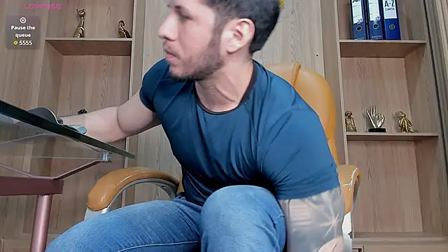Pokazy przed kamerką – George_Diesell