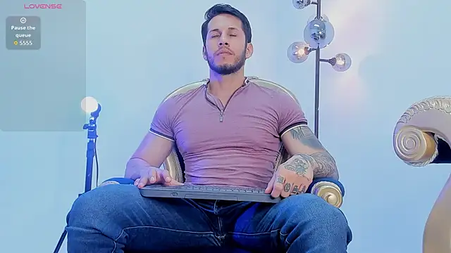 Show modela George_Diesell na web-kameri