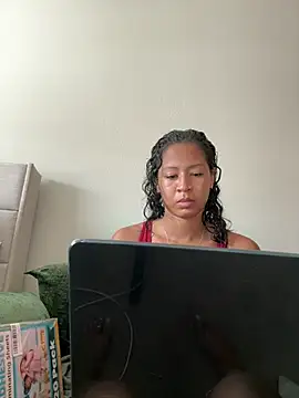 AshleyLoveee Show in webcam