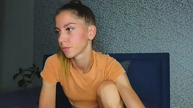 Kristi_Wolf's Webcam Show