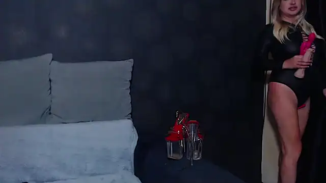 GodessJulia Chat XXX live