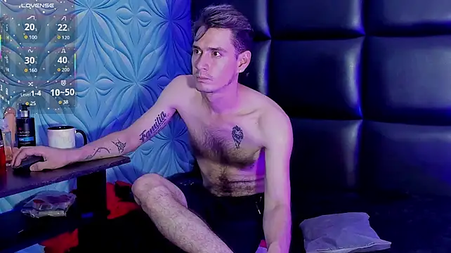 MikeSlav3 Adlı Modelin Web Kamerası Şovu