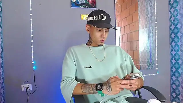 Pertunjukan Kamera Web Liam_lee