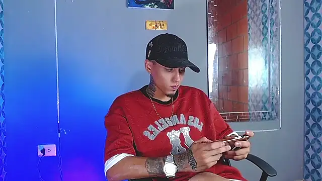 Liam_lee Show in webcam