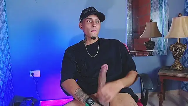 Show modela Liam_lee na web-kameri