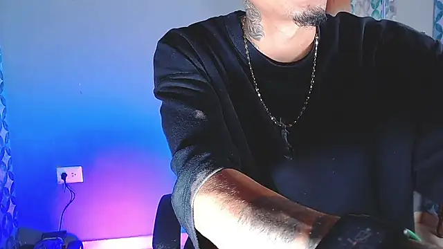 Liam_lee: διαδικτυακό σόου στην κάμερα