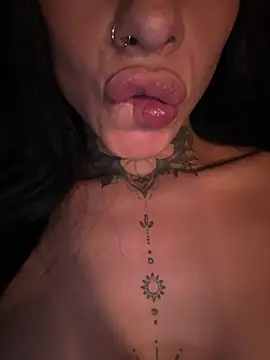 Show modela Juana_777 na web-kameri
