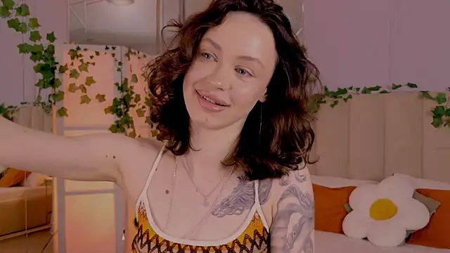 Meow_Nancy Adlı Modelin Canlı XXX Sohbeti