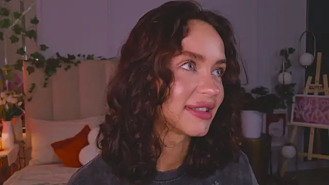 Meow_Nancy Adlı Modelin Canlı XXX Sohbeti
