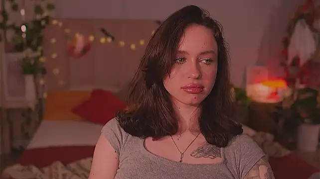 Meow_Nancy Adlı Modelin Canlı XXX Sohbeti
