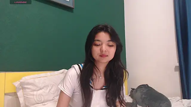 Shy_Kira's Live XXX Chat