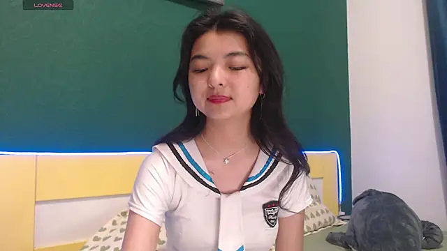 Shy_Kira Chat XXX in diretta