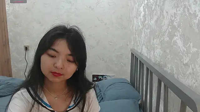 Shy_Kira élő XXX-chatje