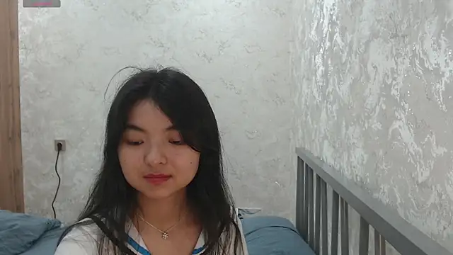 Shy_Kira Adlı Modelin Canlı XXX Sohbeti