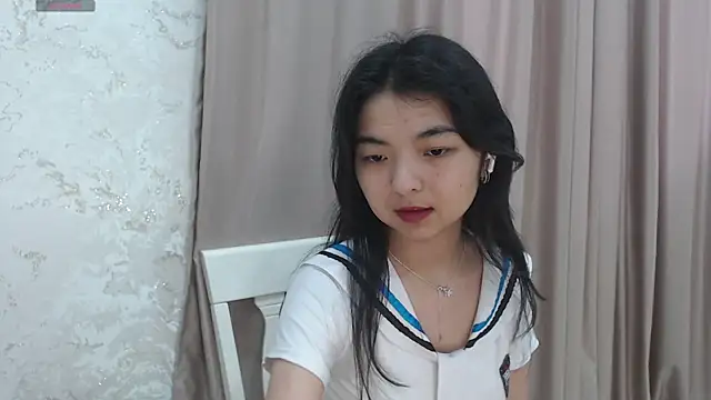 Shy_Kira Chat XXX in diretta