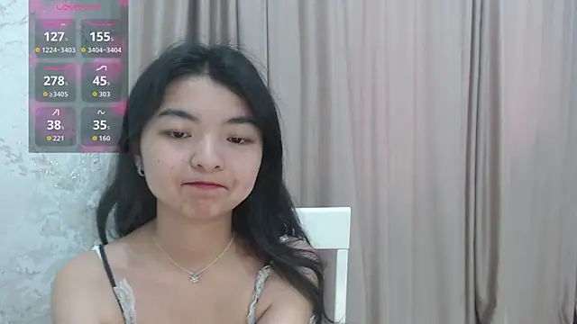 צ'אט XXX בשידור חי של Shy_Kira