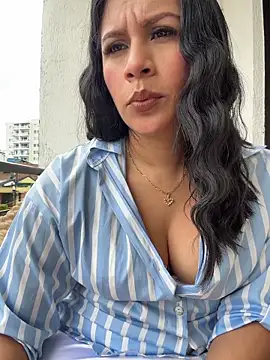 Sofia_Convers Adlı Modelin Canlı XXX Sohbeti